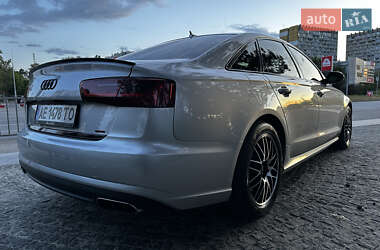 Седан Audi A6 2015 в 