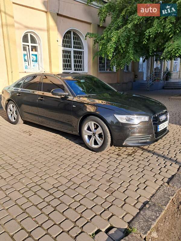 Седан Audi A6 2011 в Берегово