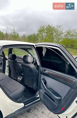 Седан Audi A6 1998 в 