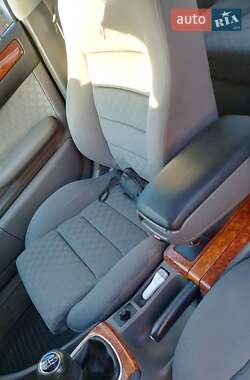 Седан Audi A6 2002 в 