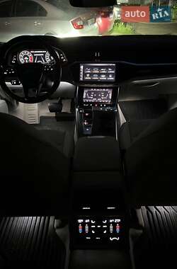 Седан Audi A6 2019 в 