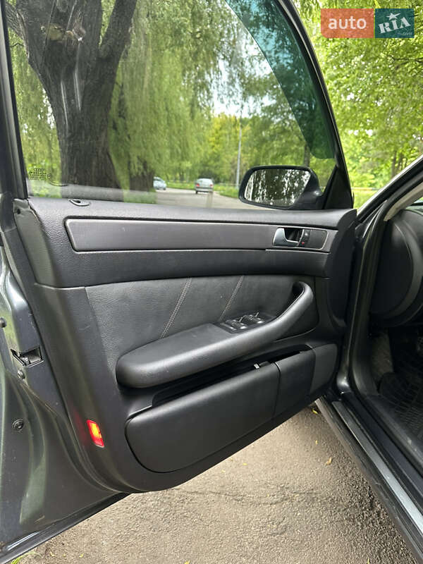 Універсал Audi A6 2002 в Рівному