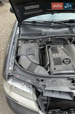 Седан Audi A6 1999 в 