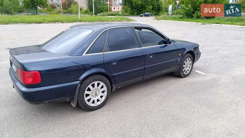 Седан Audi A6 1995 в Чернигове