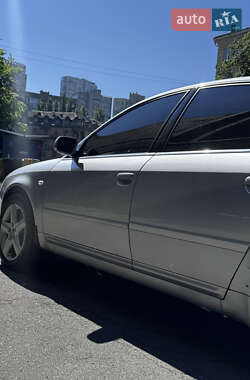 Седан Audi A6 2004 в 
