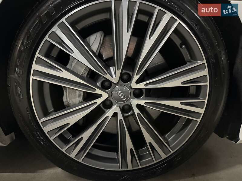 Седан Audi A6 2018 в Киеве