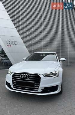 Седан Audi A6 2015 в 