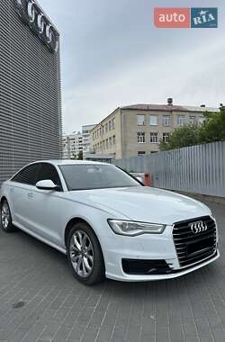 Седан Audi A6 2015 в 