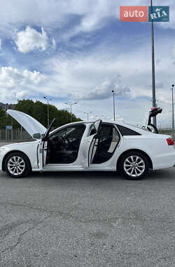 Седан Audi A6 2014 в 