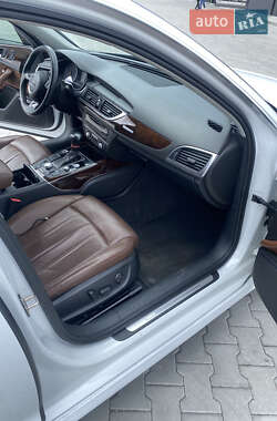 Седан Audi A6 2013 в 
