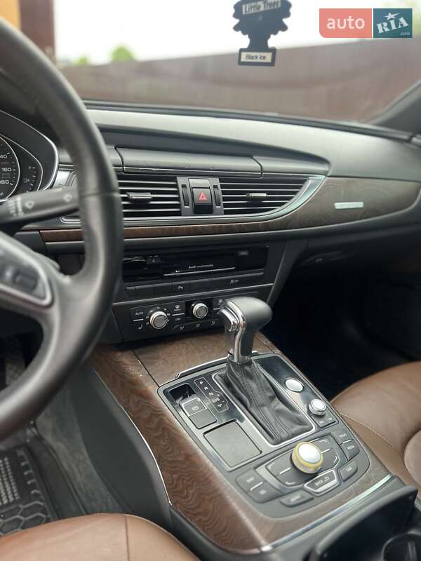 Седан Audi A6 2014 в Луцке