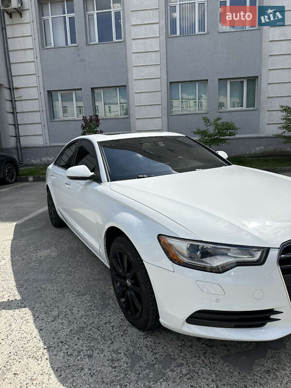 Седан Audi A6 2012 в 