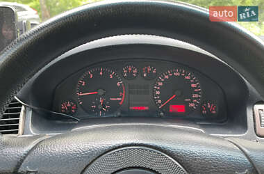 Универсал Audi A6 1998 в 