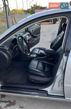 Седан Audi A6 2004 в 