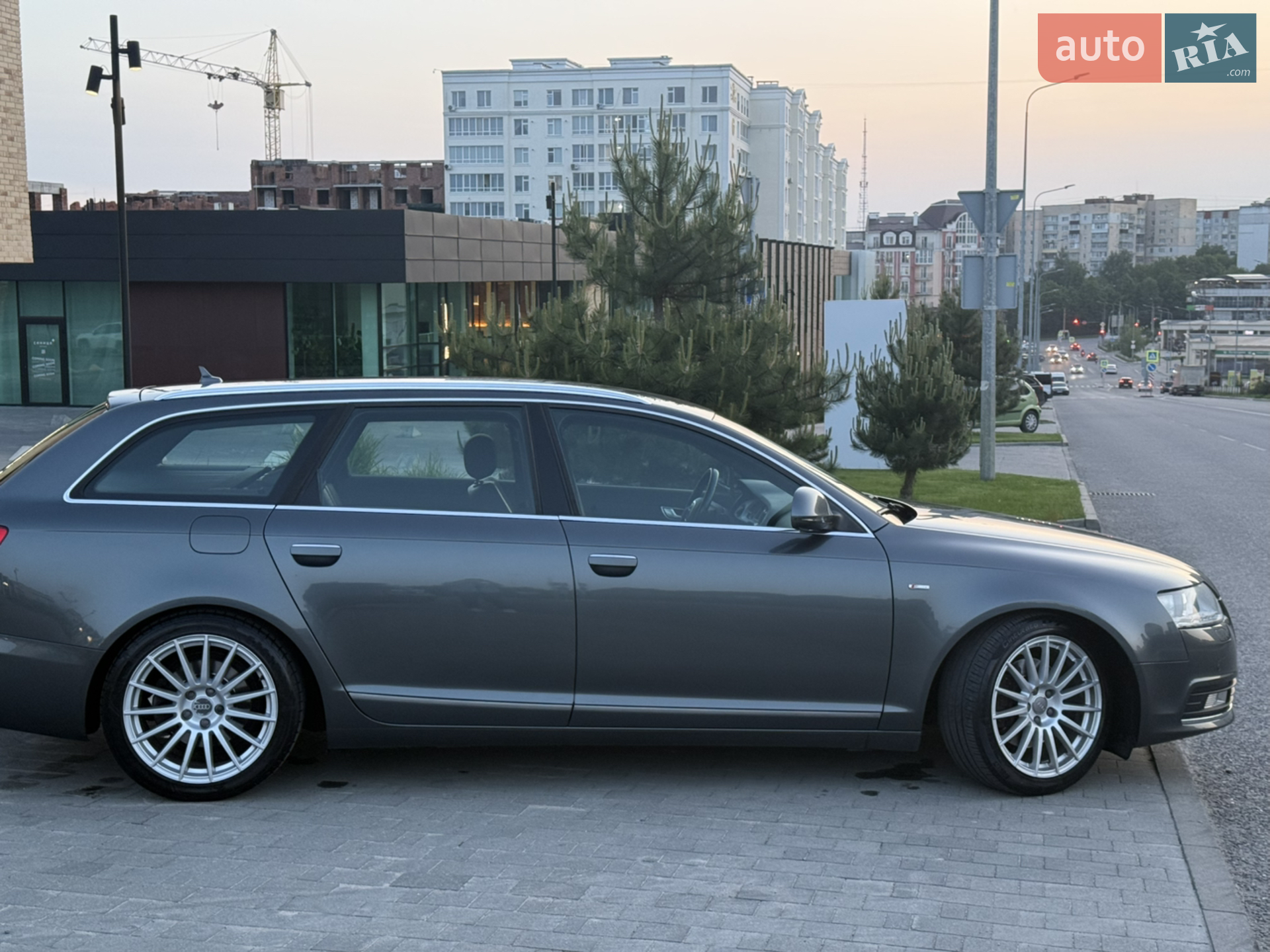 2010 Audi A6 - мініатюра 3