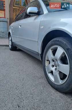 Седан Audi A6 2001 в 