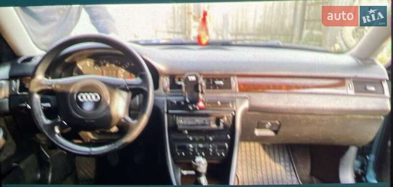 Седан Audi A6 1998 в Самборі