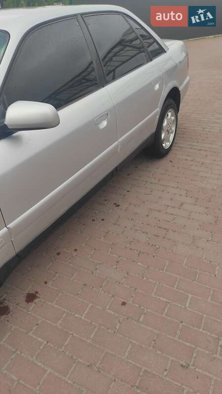 Седан Audi A6 1997 в Рокитном