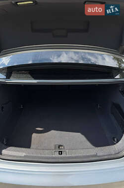 Седан Audi A6 2012 в 