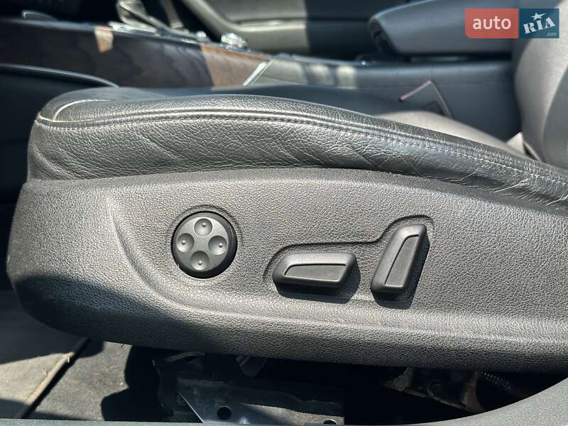 Седан Audi A6 2012 в Киеве