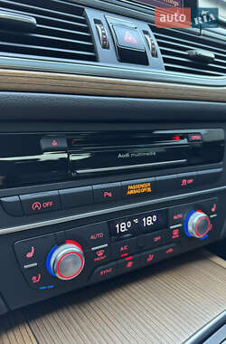 Седан Audi A6 2015 в 