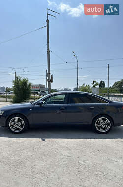 Седан Audi A6 2004 в 