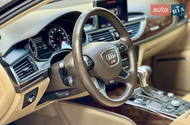 Седан Audi A6 2013 в 