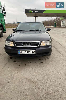 Седан Audi A6 1995 в Корце