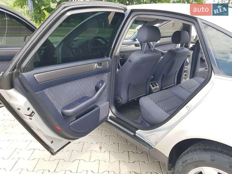 Седан Audi A6 2002 в Самборе