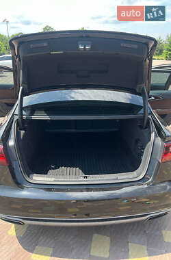Седан Audi A6 2015 в 