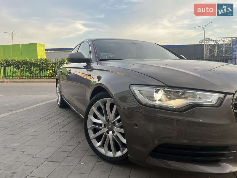 Седан Audi A6 2012 в Ивано-Франковске