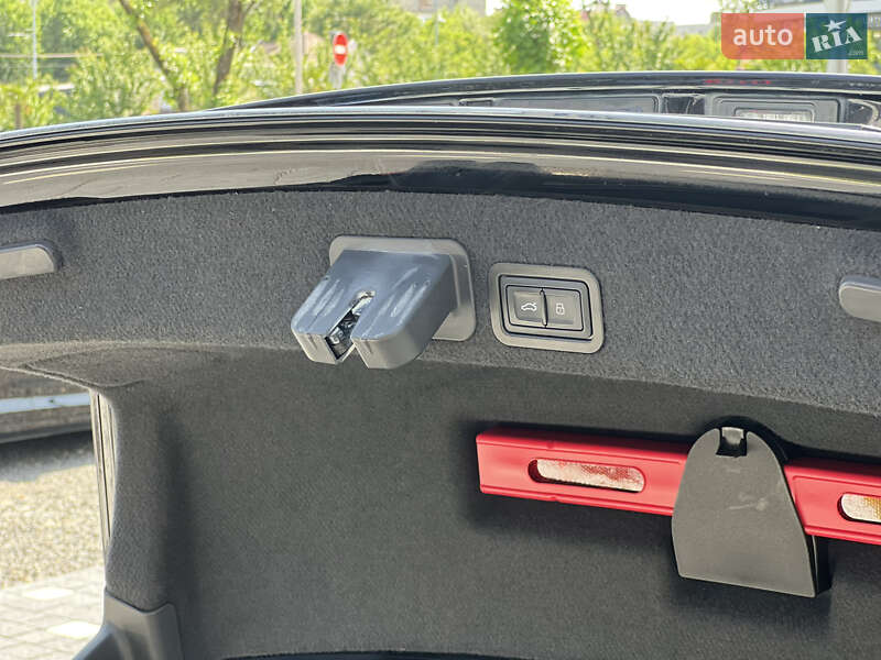 Седан Audi A6 2015 в Ужгороде