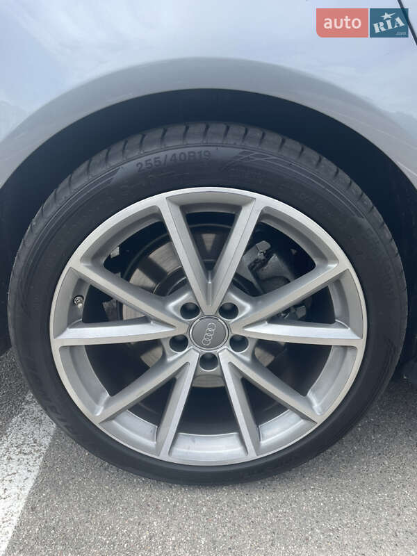Седан Audi A6 2015 в Киеве