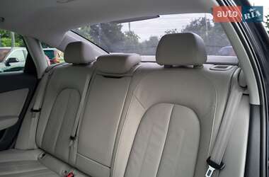 Седан Audi A6 2015 в 