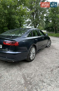 Седан Audi A6 2015 в 