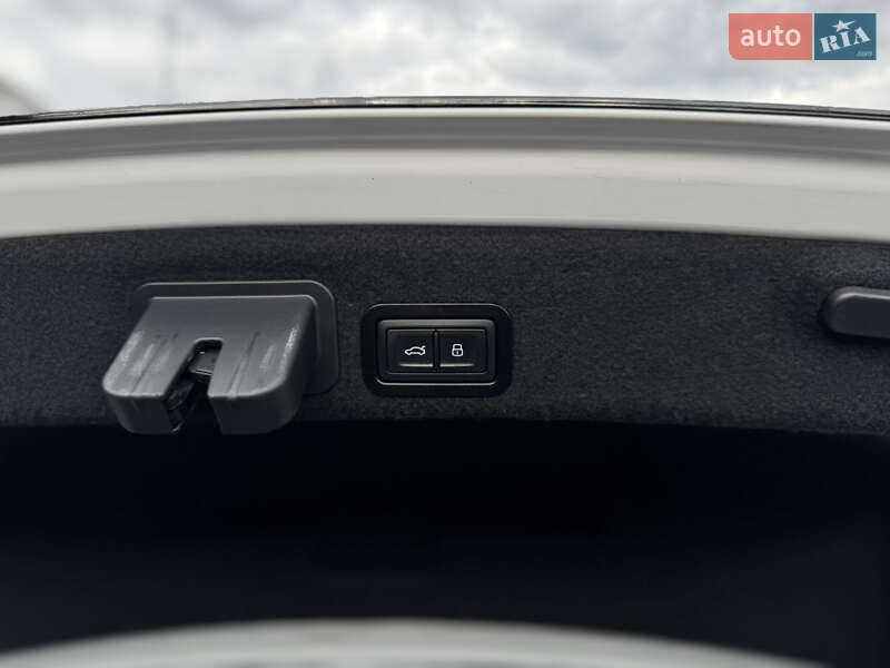 Седан Audi A6 2015 в Луцке