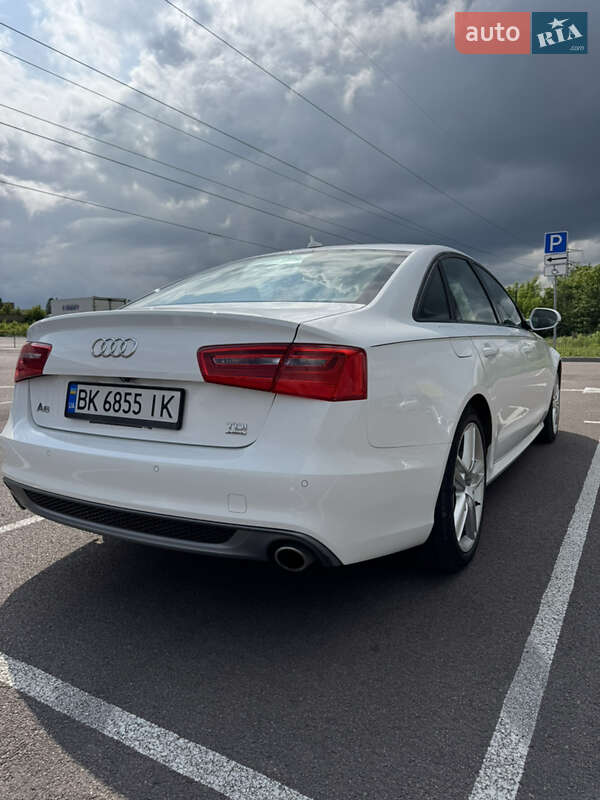 Седан Audi A6 2014 в Ровно