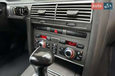 Седан Audi A6 2004 в 
