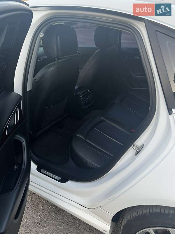 Седан Audi A6 2012 в Золочеве