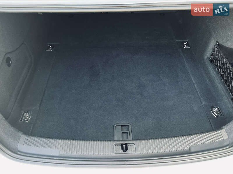 Седан Audi A6 2014 в Лубнах