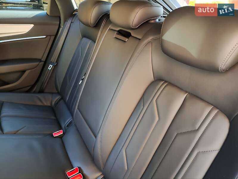 Универсал Audi A6 2020 в Ровно