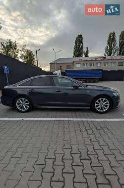 Седан Audi A6 2015 в 