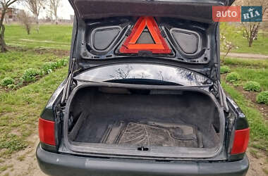 Седан Audi A6 1994 в 