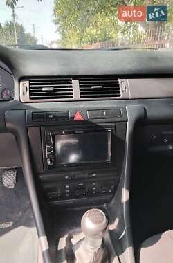 Седан Audi A6 2001 в 