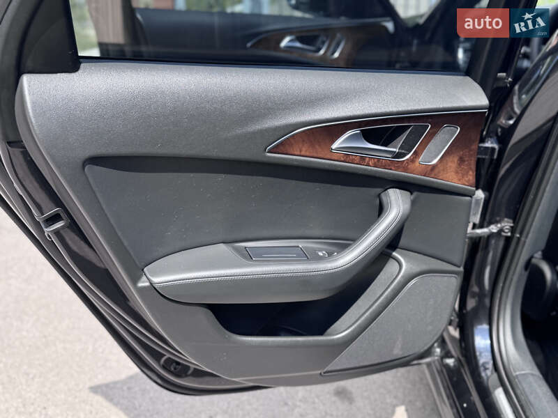 Седан Audi A6 2011 в Краснограде