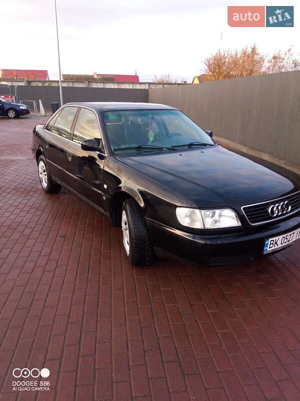 Седан Audi A6 1996 в Сарнах