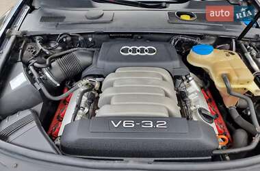 Седан Audi A6 2004 в 