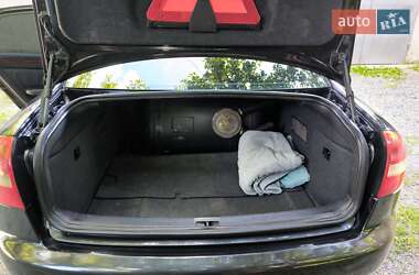Седан Audi A6 2004 в 