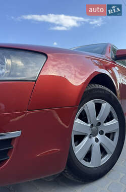 Седан Audi A6 2004 в 