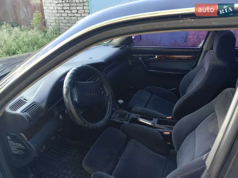 Седан Audi A6 1995 в Кременчуге